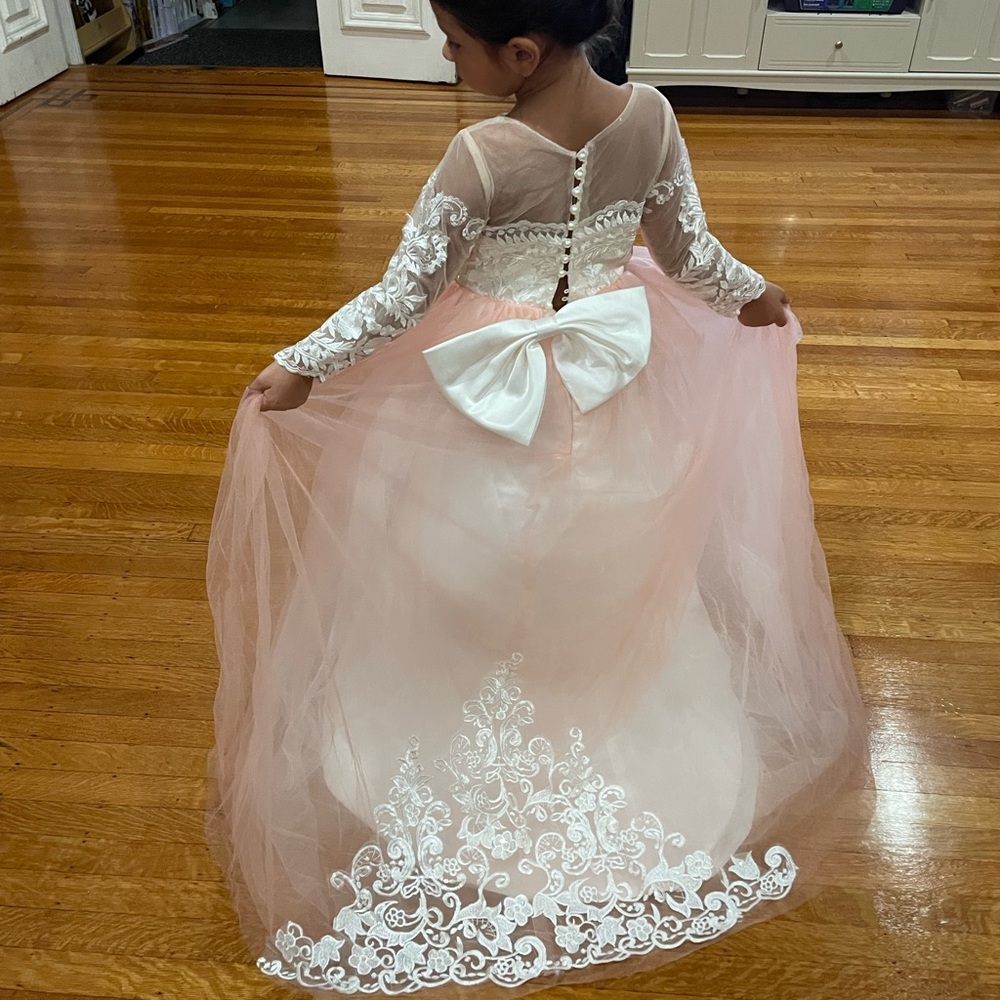 Flower girl /wedding / formal dress : size 6 : coral / pink color